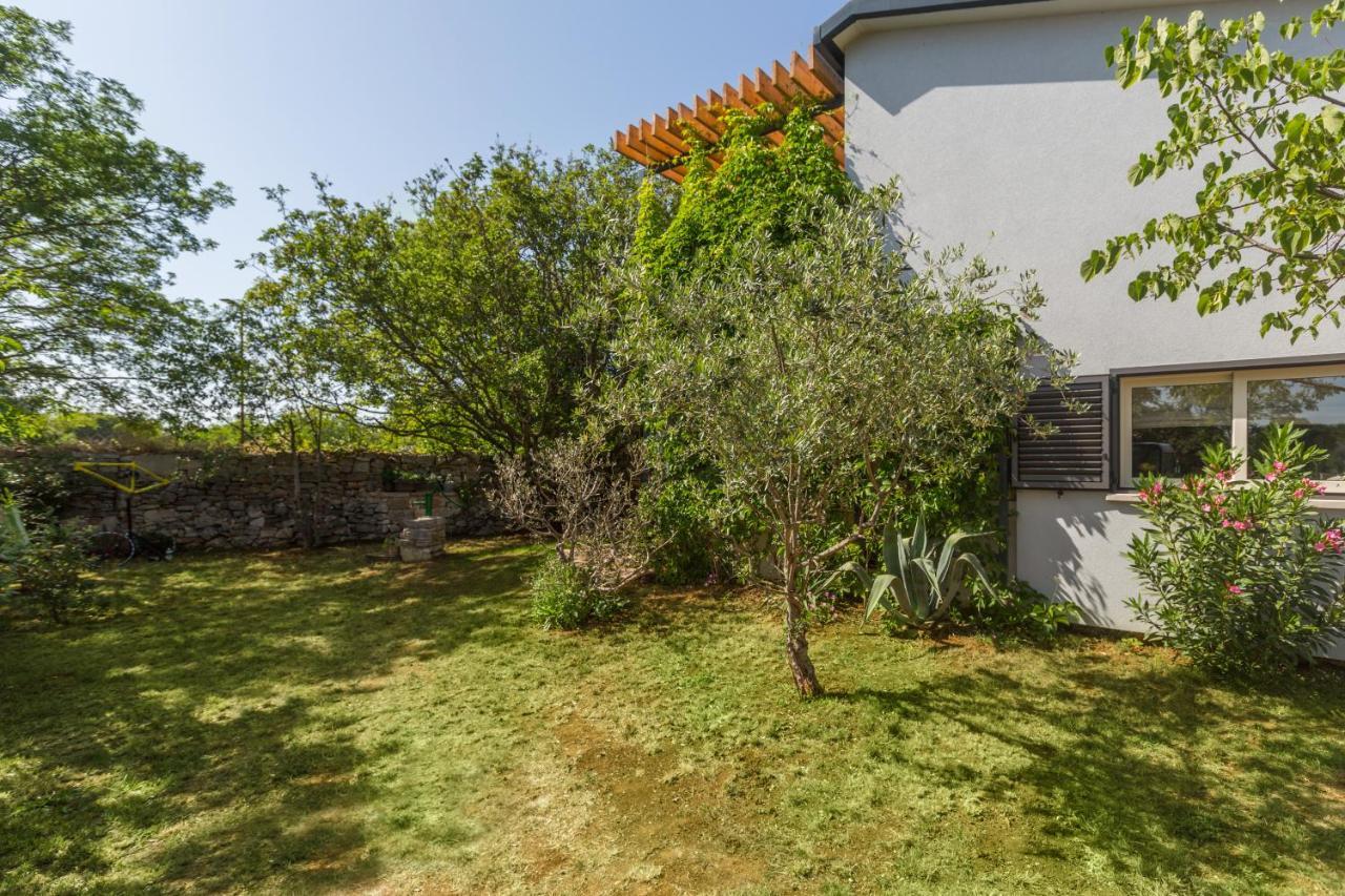 Peroj'S Green Oasis - Holiday Home エクステリア 写真