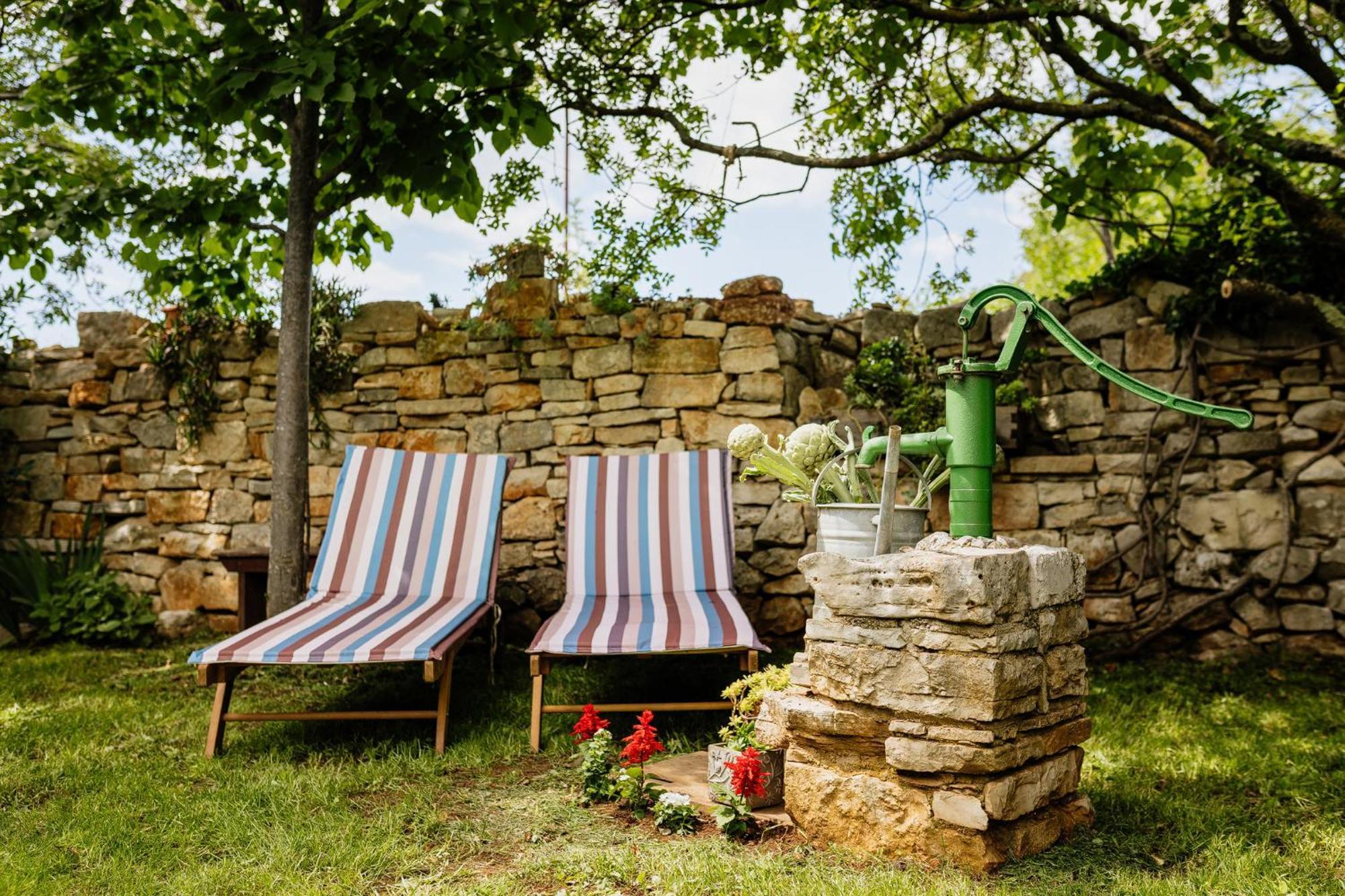 Peroj'S Green Oasis - Holiday Home エクステリア 写真