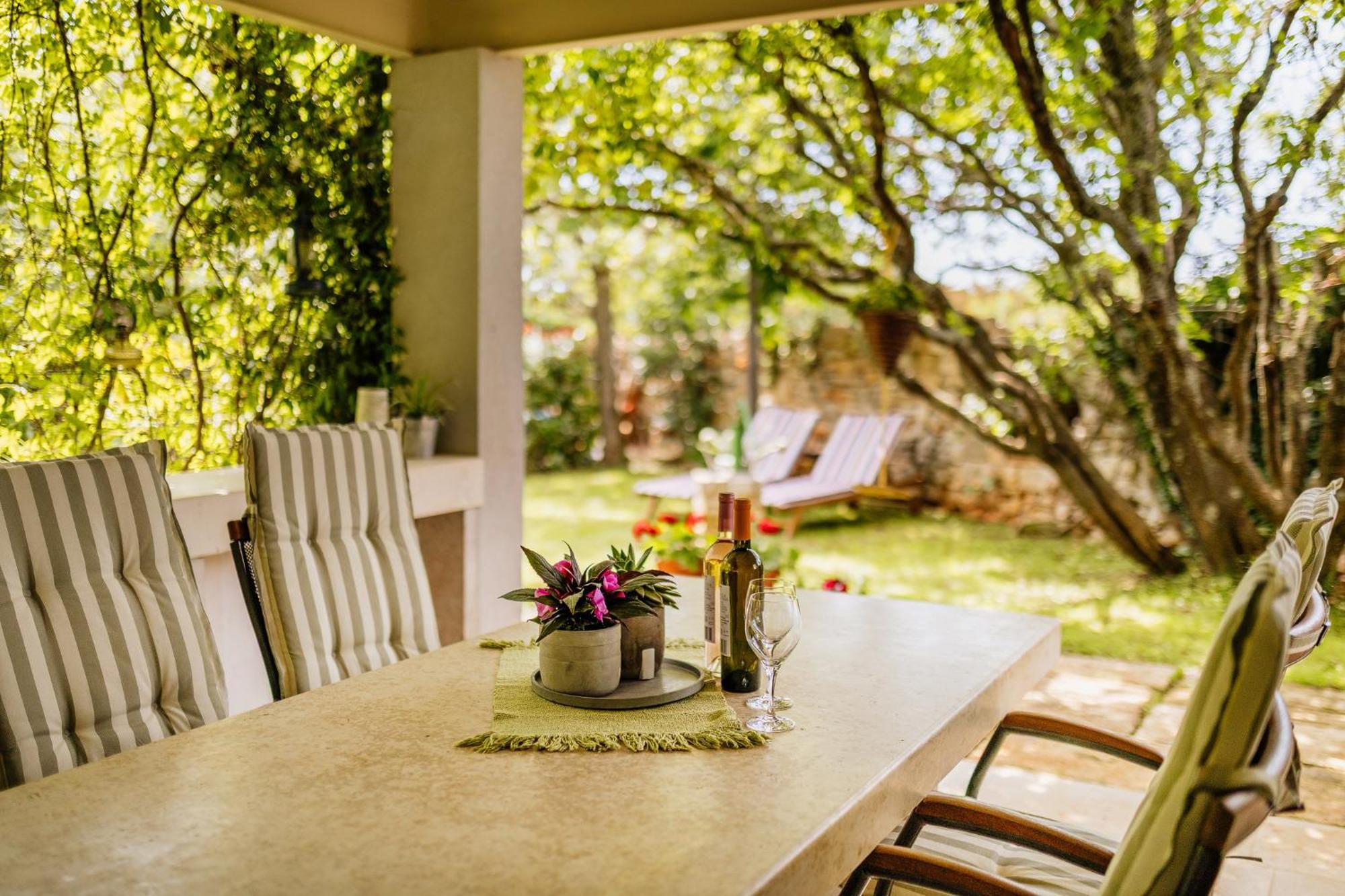 Peroj'S Green Oasis - Holiday Home エクステリア 写真