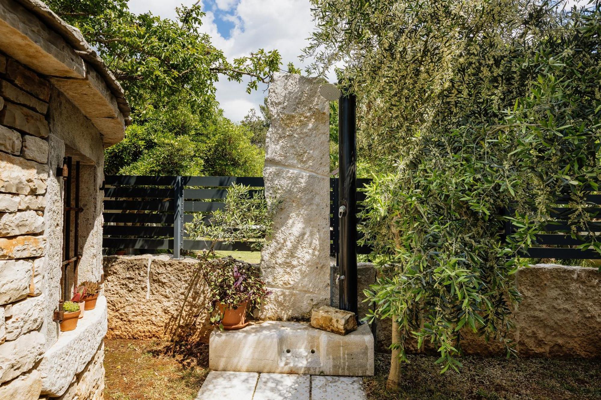 Peroj'S Green Oasis - Holiday Home エクステリア 写真